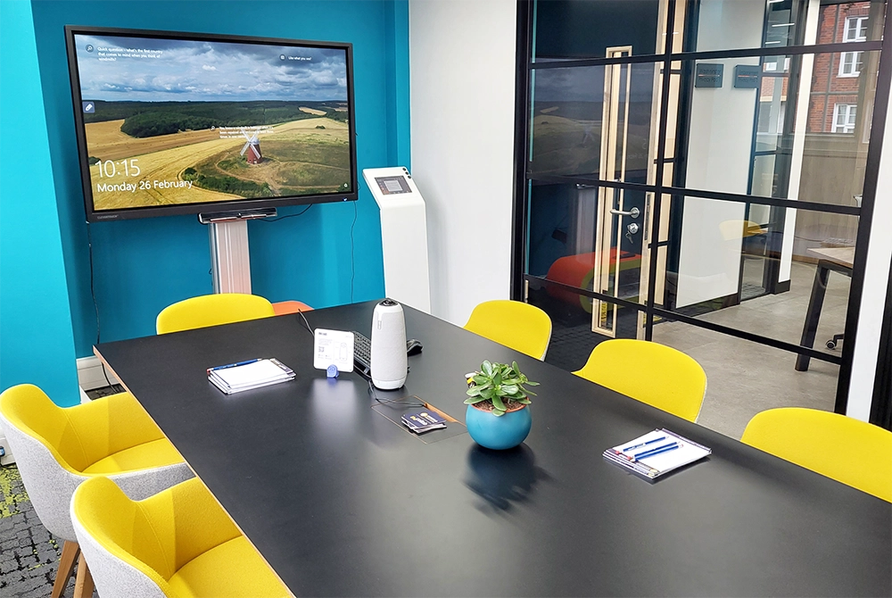 A picture of one of the bookable meeting rooms at the collab